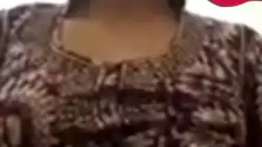 Girlfriend showing boob live on video call viral MMS