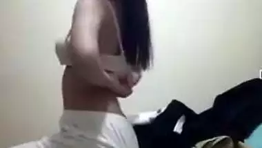 Naughty Desi gal shows her XXX pussy after taking off all clothes