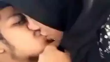 Hijab Bengali boob sucking by lover in outdoor sex