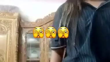 Bengali girl striptease dancing and nude pussy rubbing