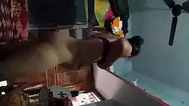 Divorced bhabhi stripping bra and panty viral MMS