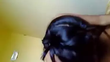 DESI BHABHI FUCKS WITH DRIVER