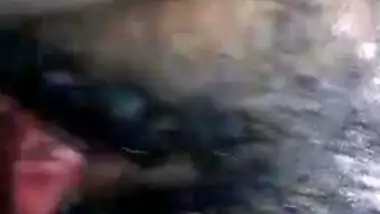 Dehati girl hairy pussy show in jungle