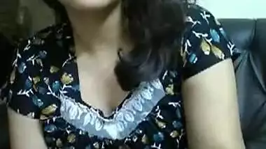 Odisha bhabhi fucking herself on a webcam