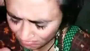 Owner records his maid’s blowjob MMS while sucking his dick